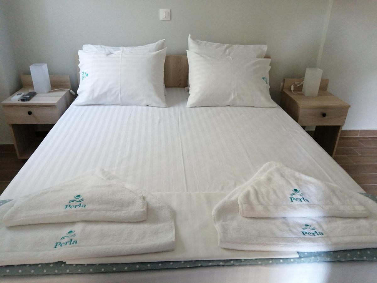 Perla Studios Paralia Dionisiou Extérieur photo